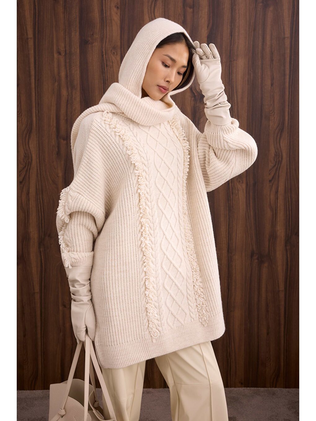 Püskül Detaylı Örme Kazak Ekru-2