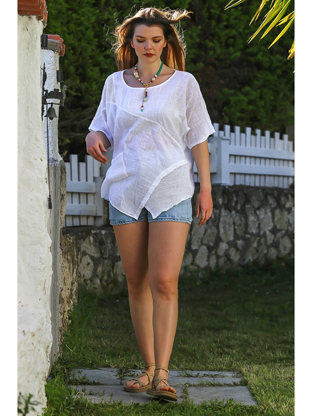 Beyaz Havuz Yaka Cepli File Detaylı Yıkamalı Casual Asimetrik Dokuma Bluz 70 65-5