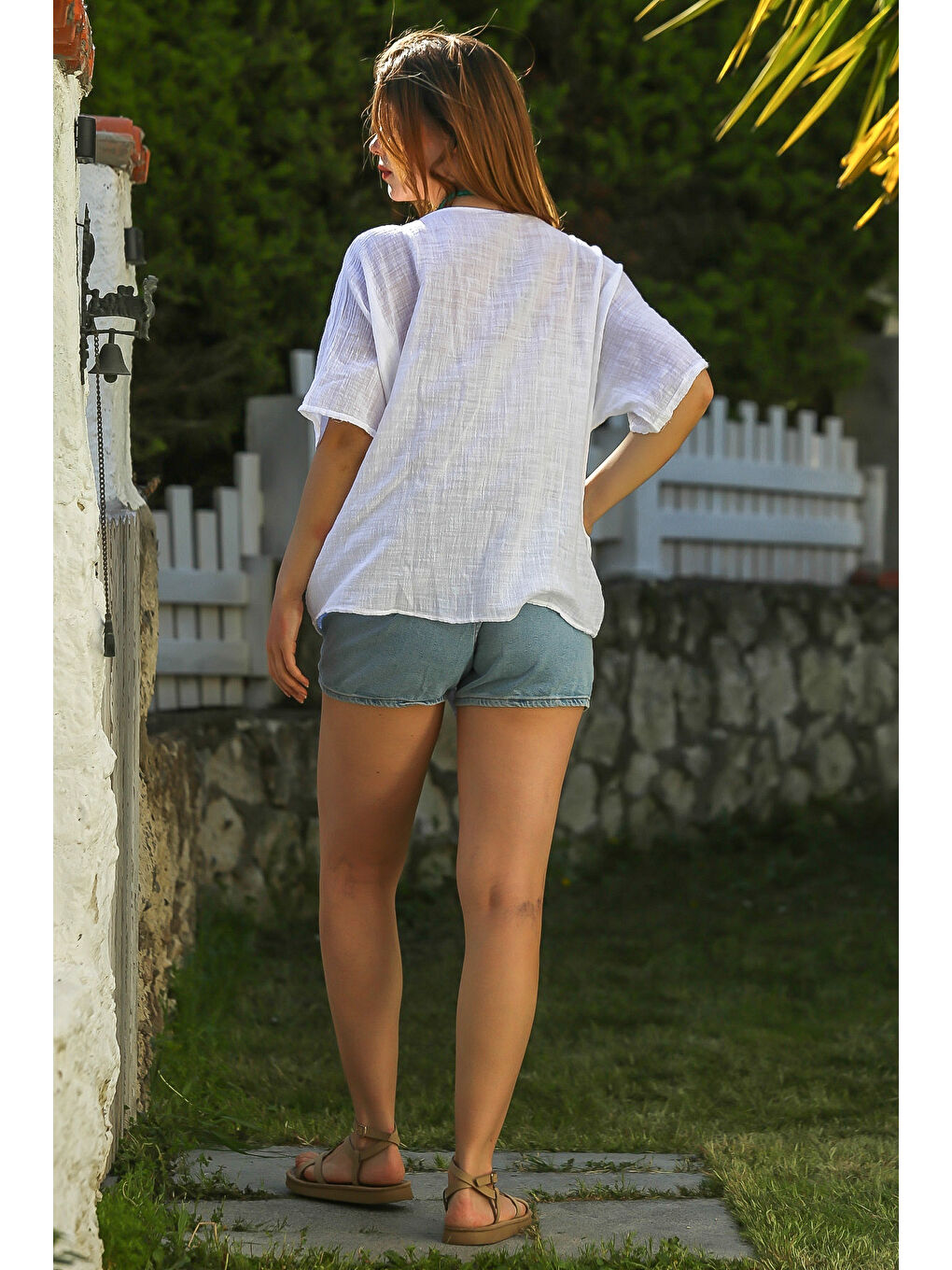 Beyaz Havuz Yaka Cepli File Detaylı Yıkamalı Casual Asimetrik Dokuma Bluz 70 65-6