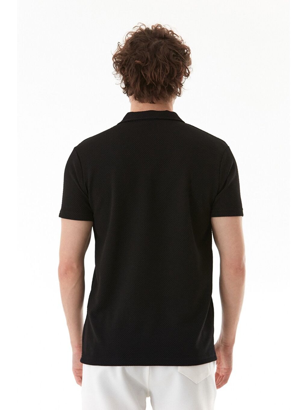 Siyah Geometrik Desen Polo Yaka Tişört-4