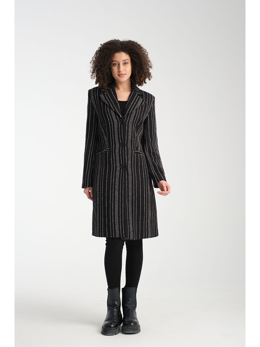 Siyah Kadın Çizgili Kaban K40