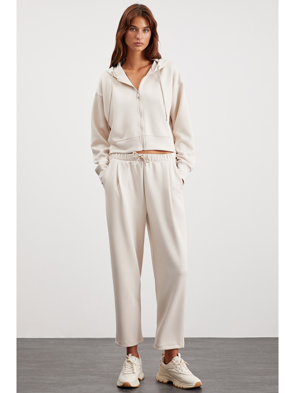 Bej Jıll Kadın Scuba Kumaşlı Kapüşonlu Fermuarlı Aşırı Yumuşak Örme Crop Vanilya Sweatshirt-5