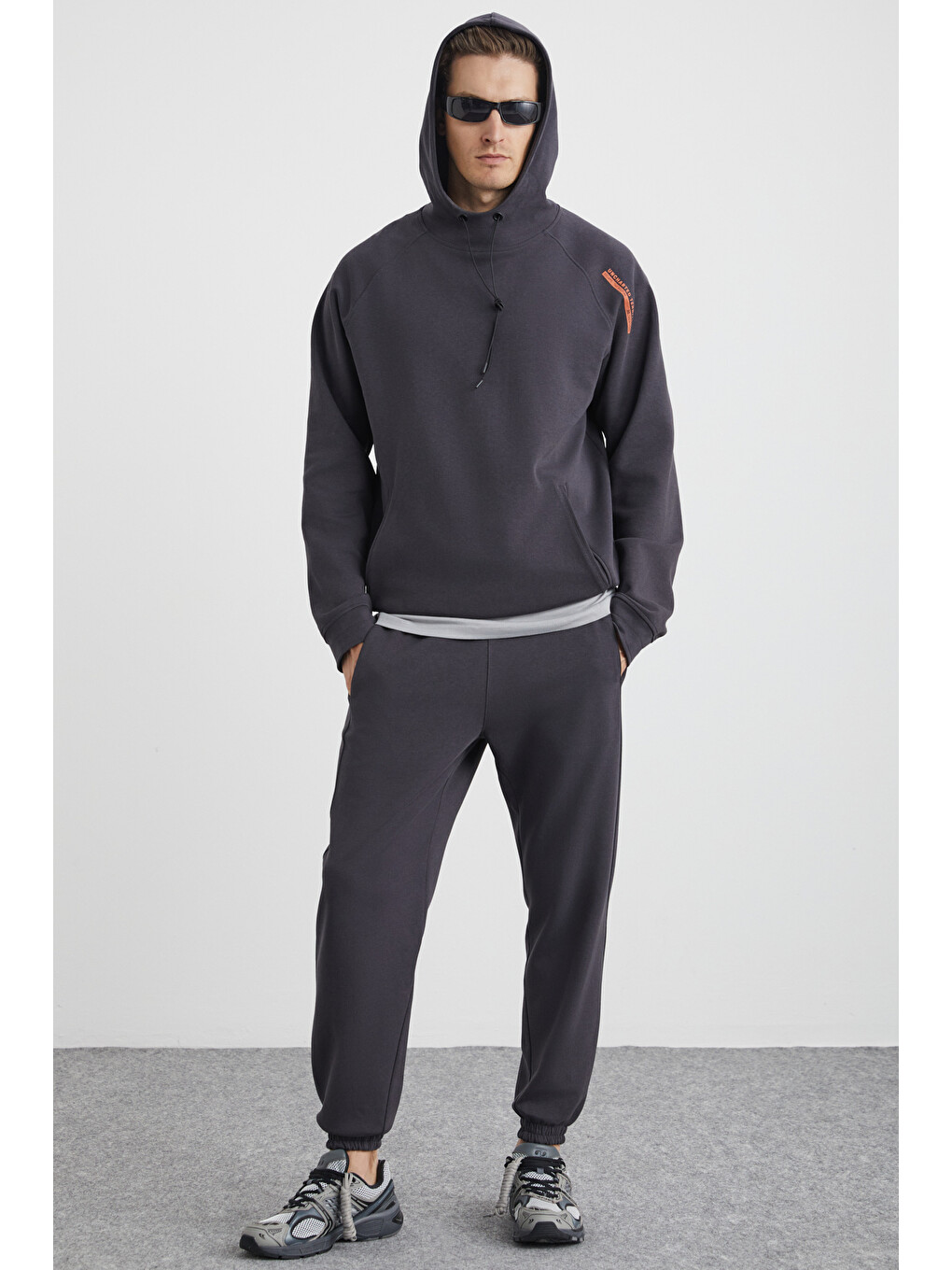 Erkek İçi Polarlı Yumuşacık 3 İplik İçi Şardonlu Regular Kapüşonlu Antrasit Sweatshirt-3
