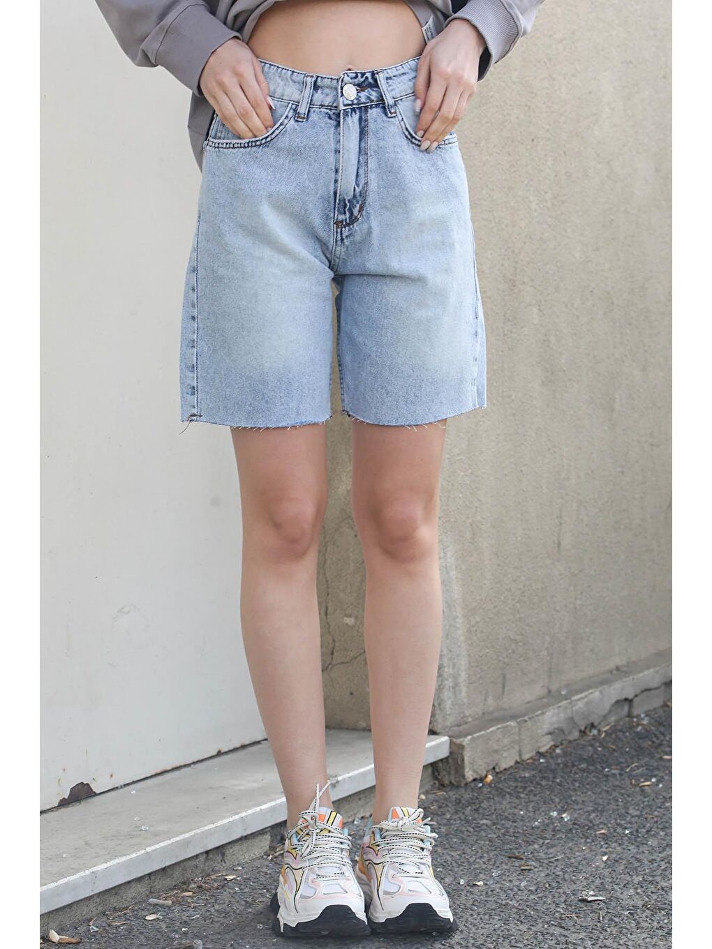 Buz Mavisi Yüksek Bel Regular Fit Basic Jean Şort Mg1495-1