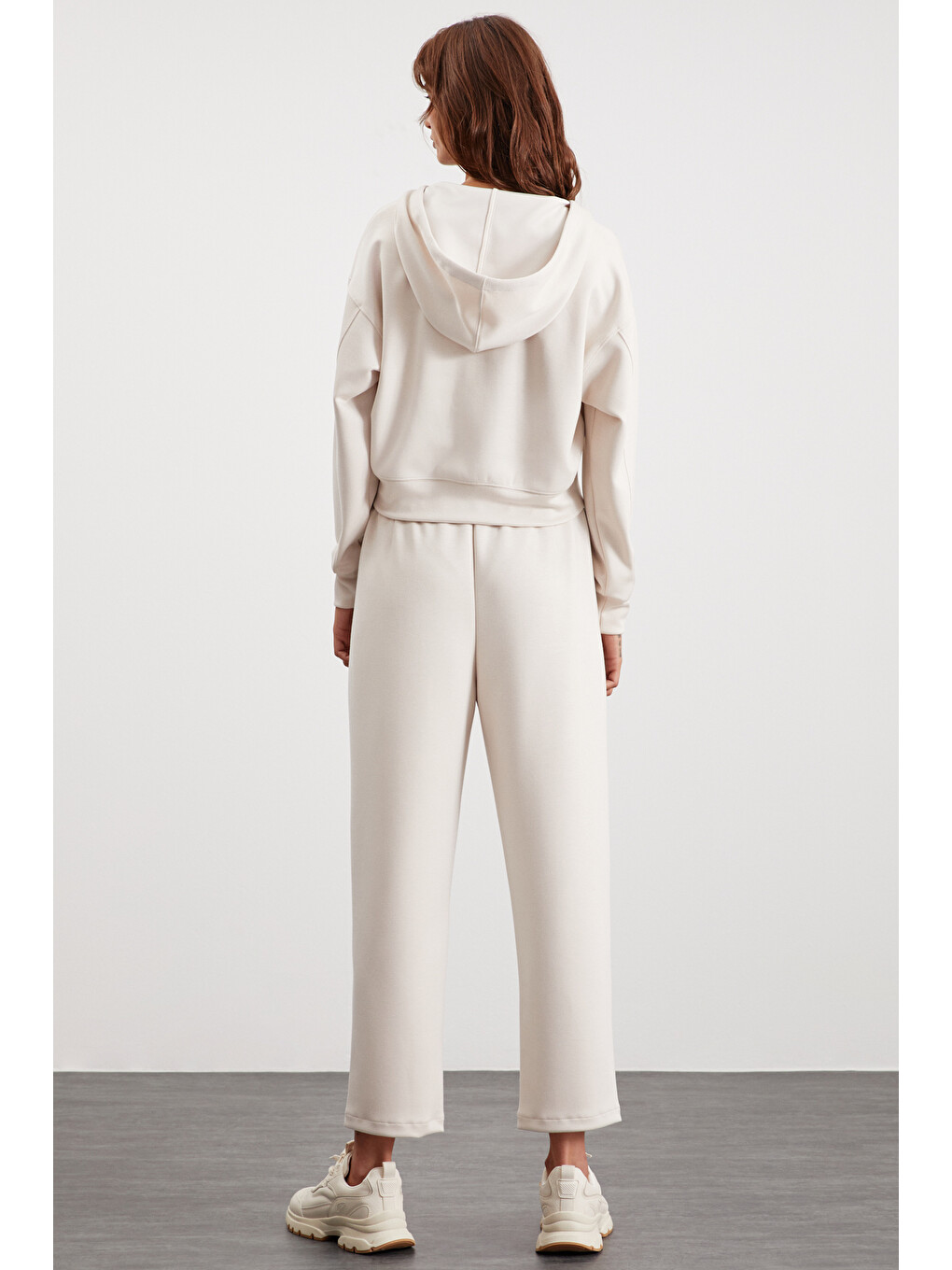Bej Jıll Kadın Scuba Kumaşlı Kapüşonlu Fermuarlı Aşırı Yumuşak Örme Crop Vanilya Sweatshirt-6
