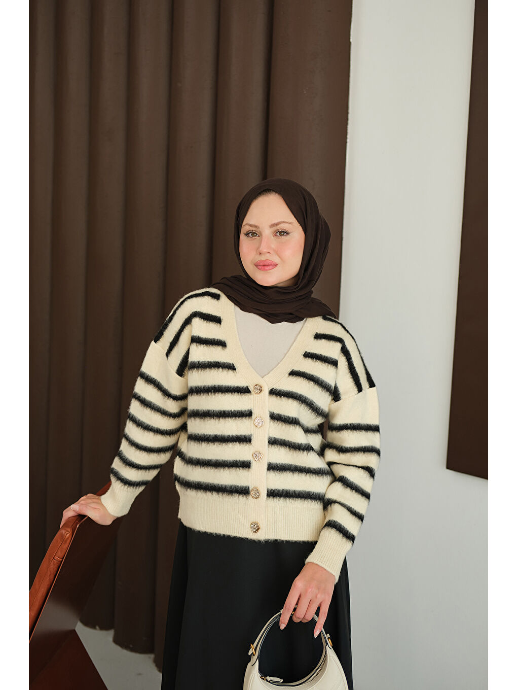 Kadın Kısa Triko Hırka Beyaz