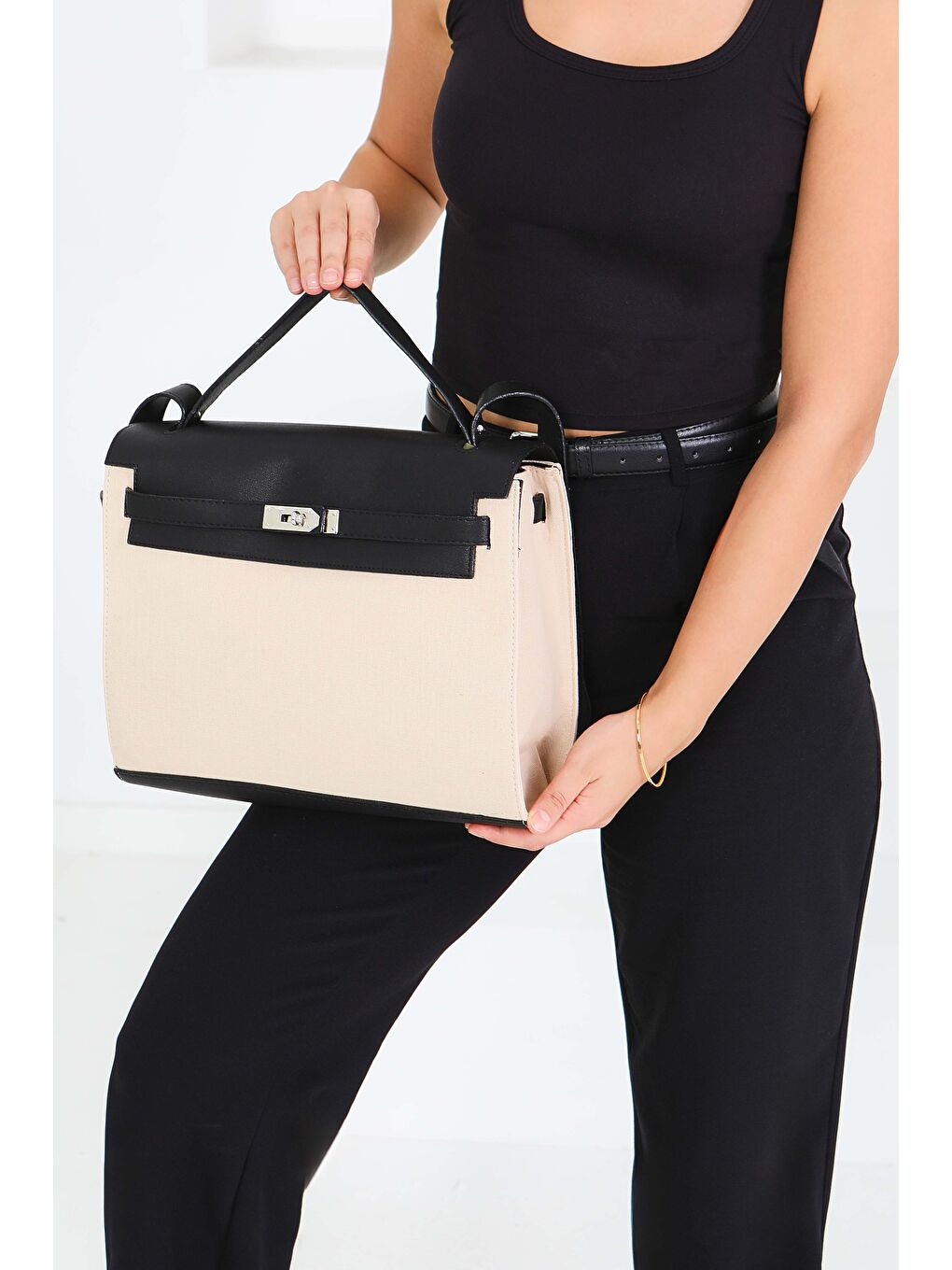 Kadın Siyah Suni Deri Detaylı Omuz Çantası - 27843-SIYAH-1