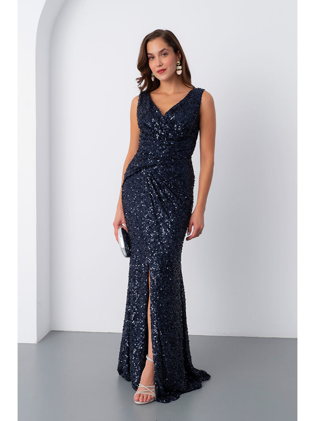 Kadın Lacivert V Yaka Pul Payet Uzun Abiye Elbise