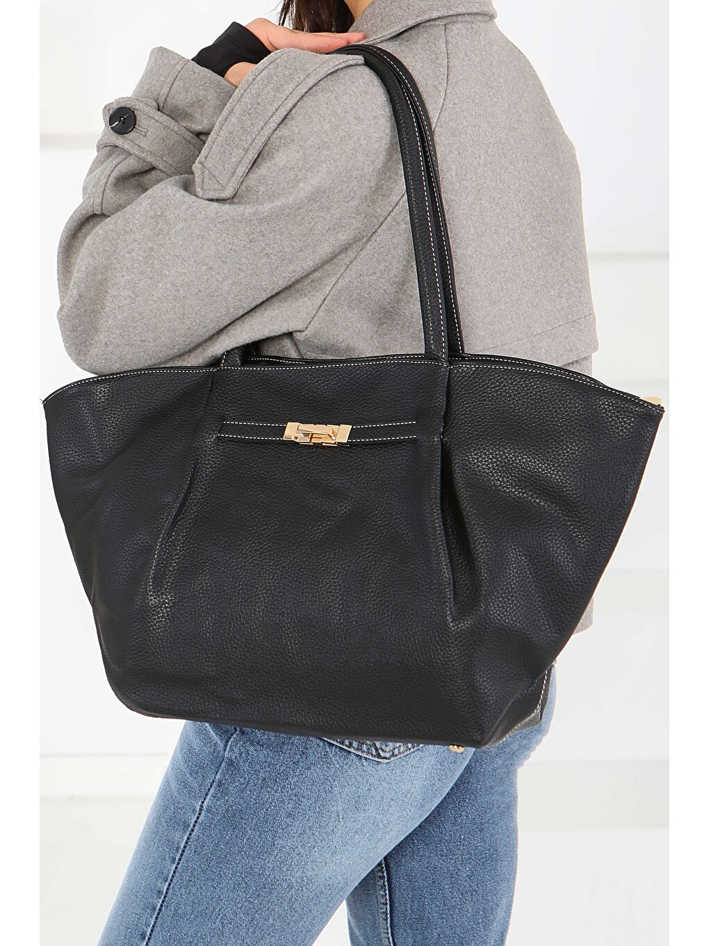 Kadın Siyah Geniş Suni Deri Omuz Çantası - 27844-SIYAH