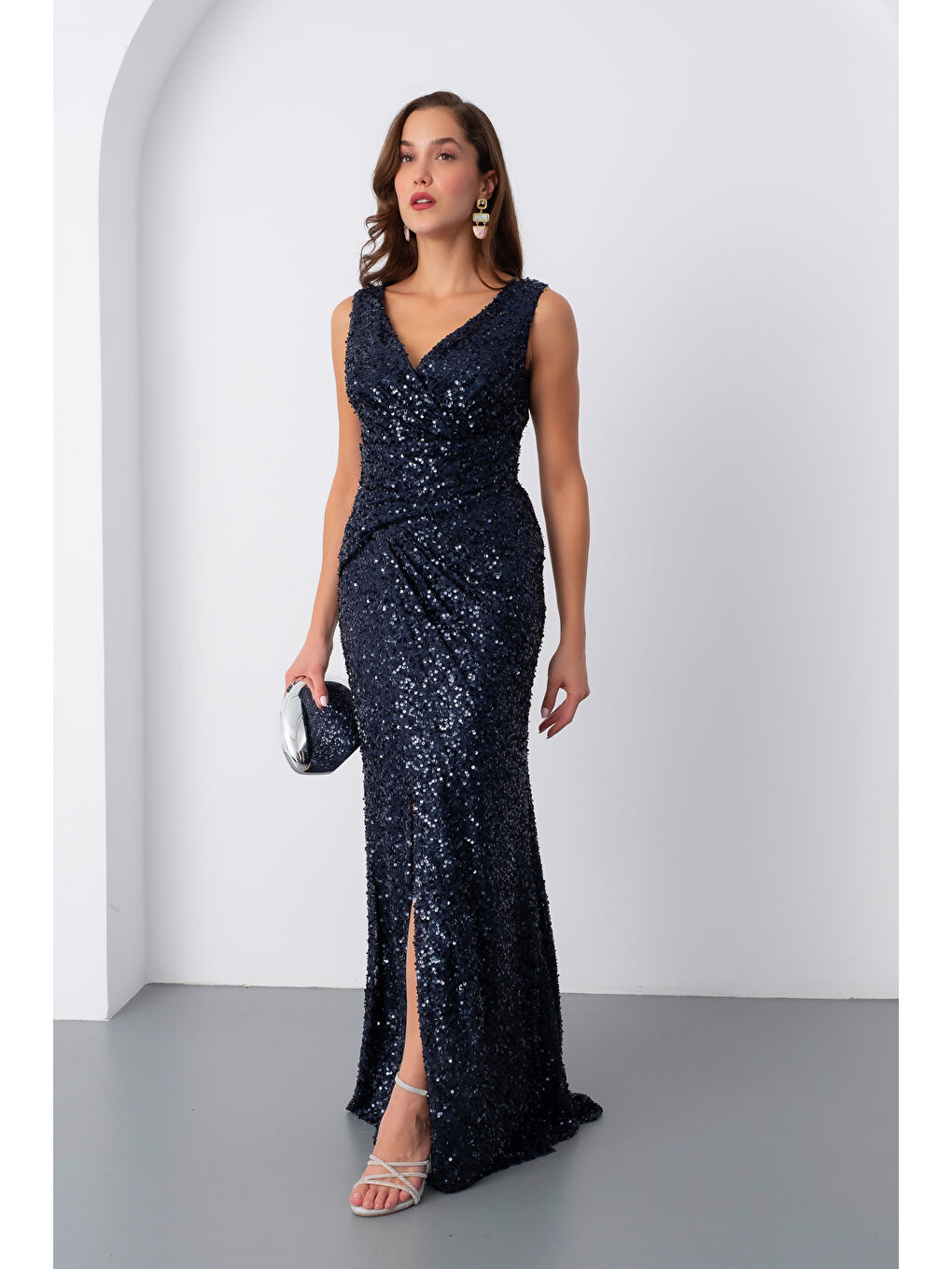 Kadın Lacivert V Yaka Pul Payet Uzun Abiye Elbise-1