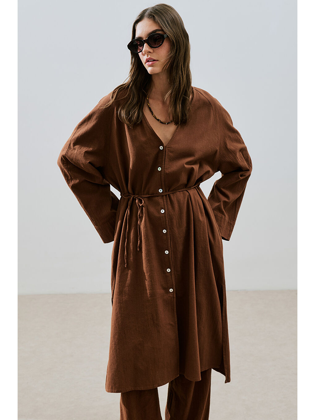 Dokulu Düğmeli Uzun Tunik Kahverengi-3