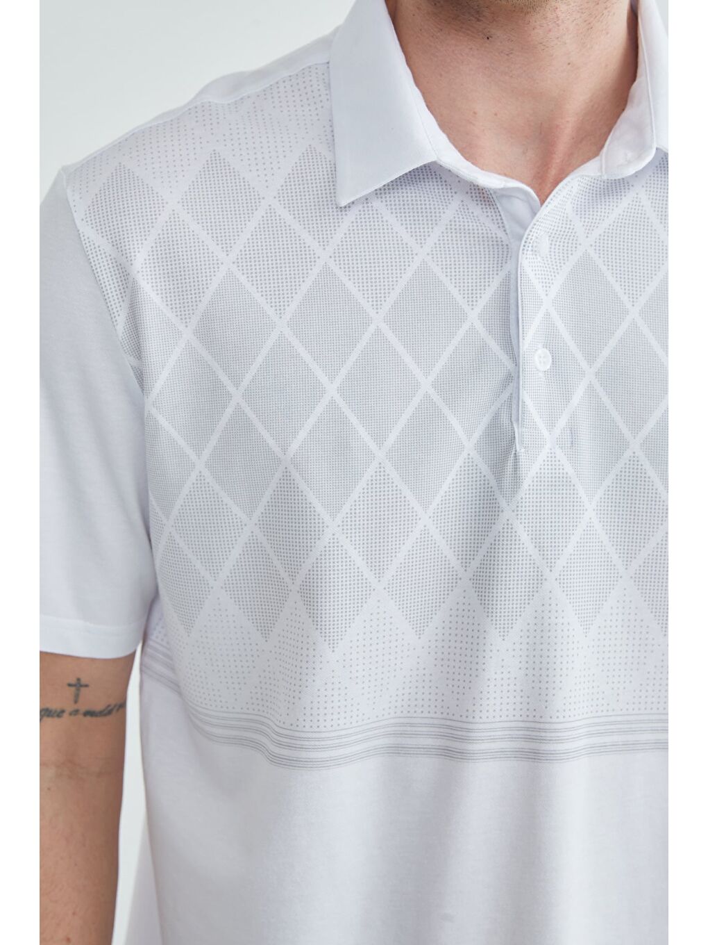 Beyaz Baklava Desenli Polo Yaka Tişört-4