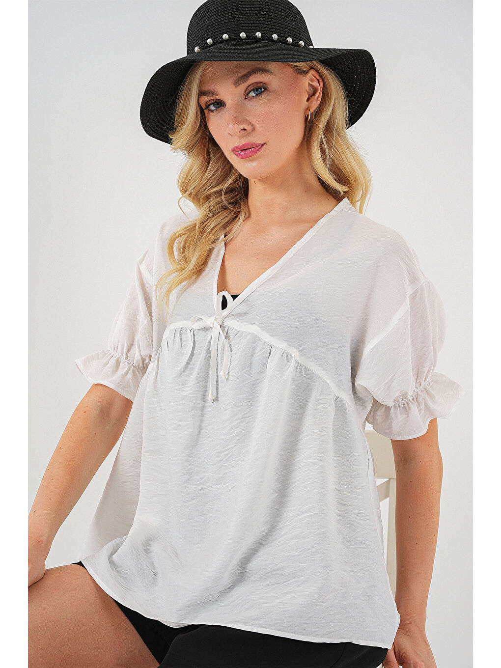 Kadın Önü Bağcıklı Kısa Kol Bluz 962 - Beyaz-3