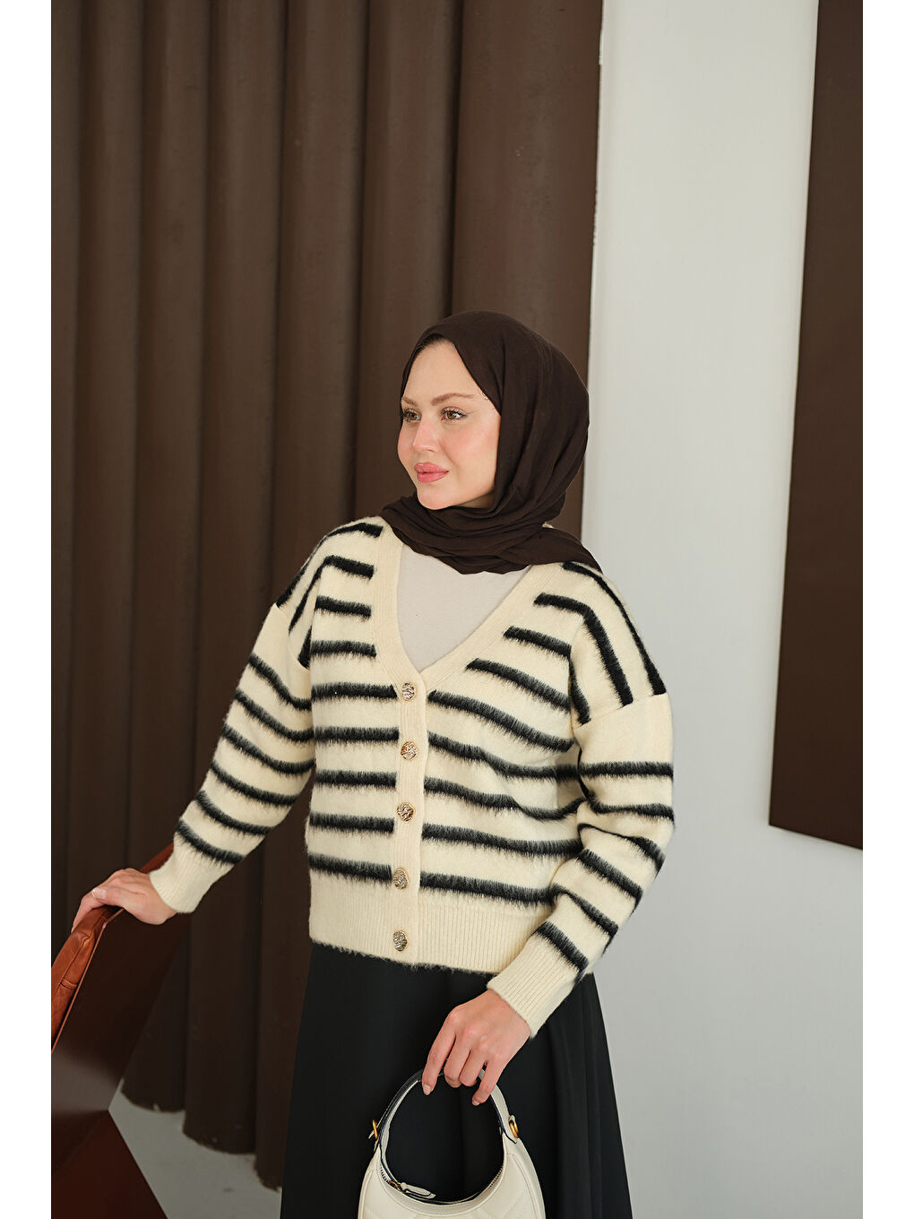 Kadın Kısa Triko Hırka Beyaz-3