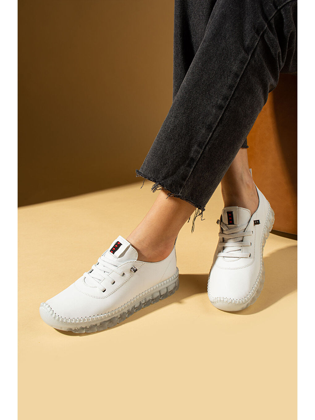 Beyaz Hakiki Deri Hafif Comfort Taban Lastikli Kadın Spor Ayakkabı 59-680-25-3