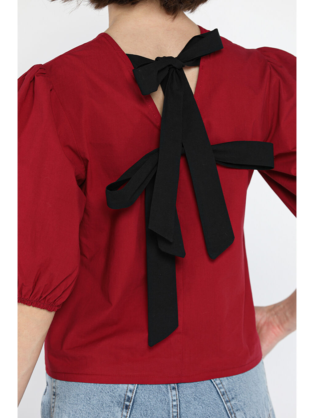 Bordo Kadın Sırt Bağlama Detaylı Kol Lastikli Bluz-3