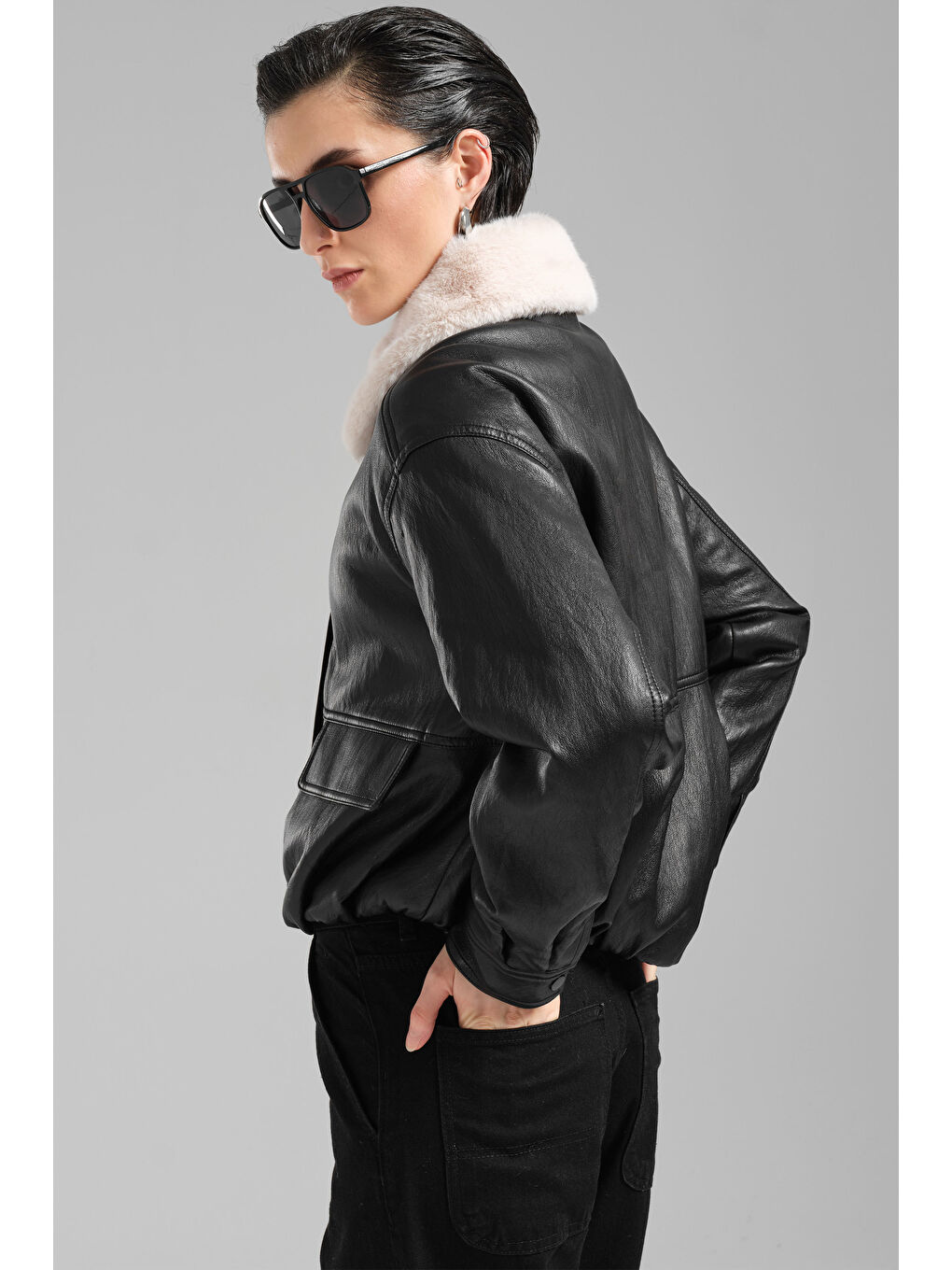 Kadın Siyah Renk Oversize Pelüş Yaka Suni Deri Ceket Mont-2