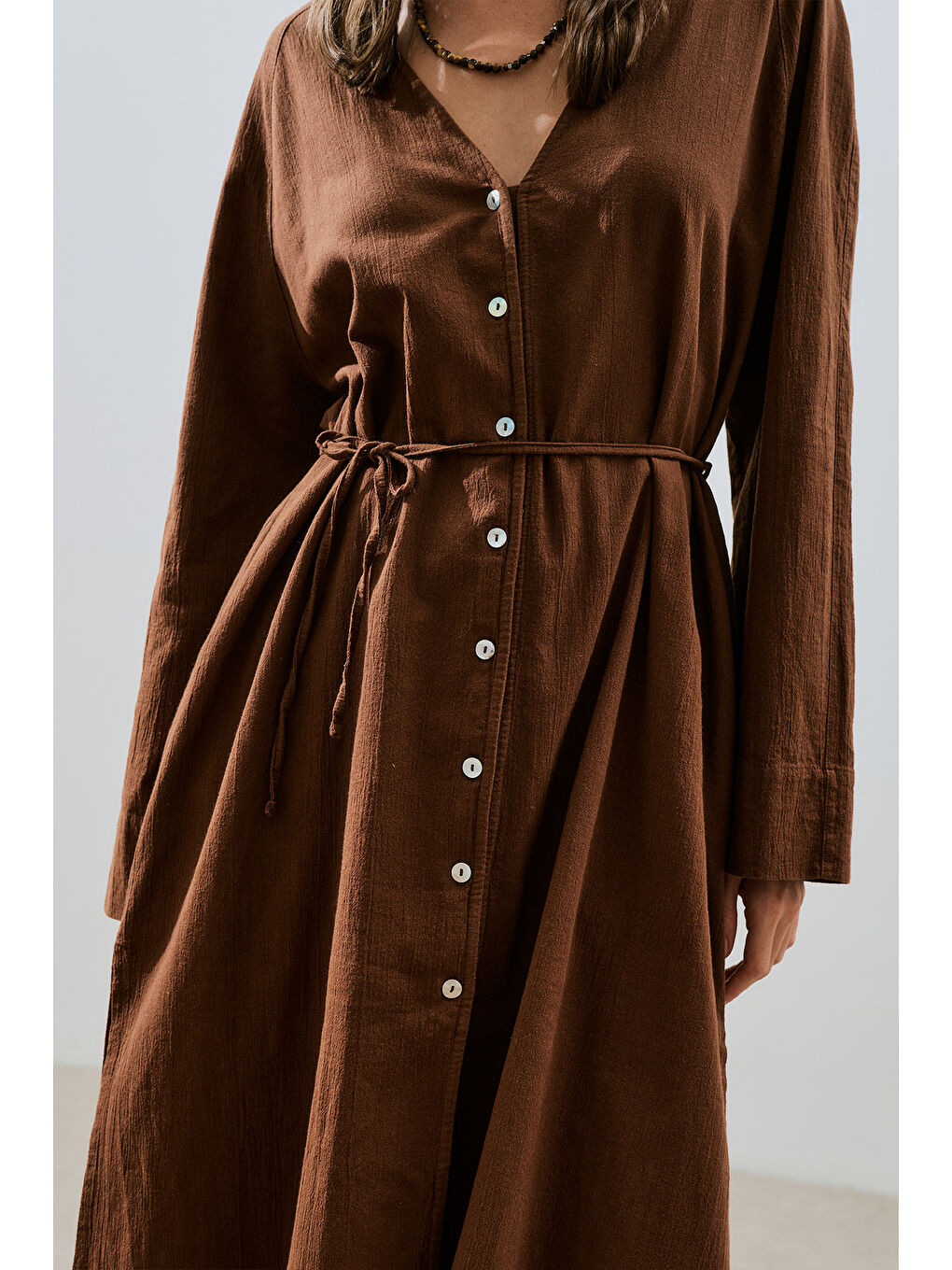 Dokulu Düğmeli Uzun Tunik Kahverengi-5