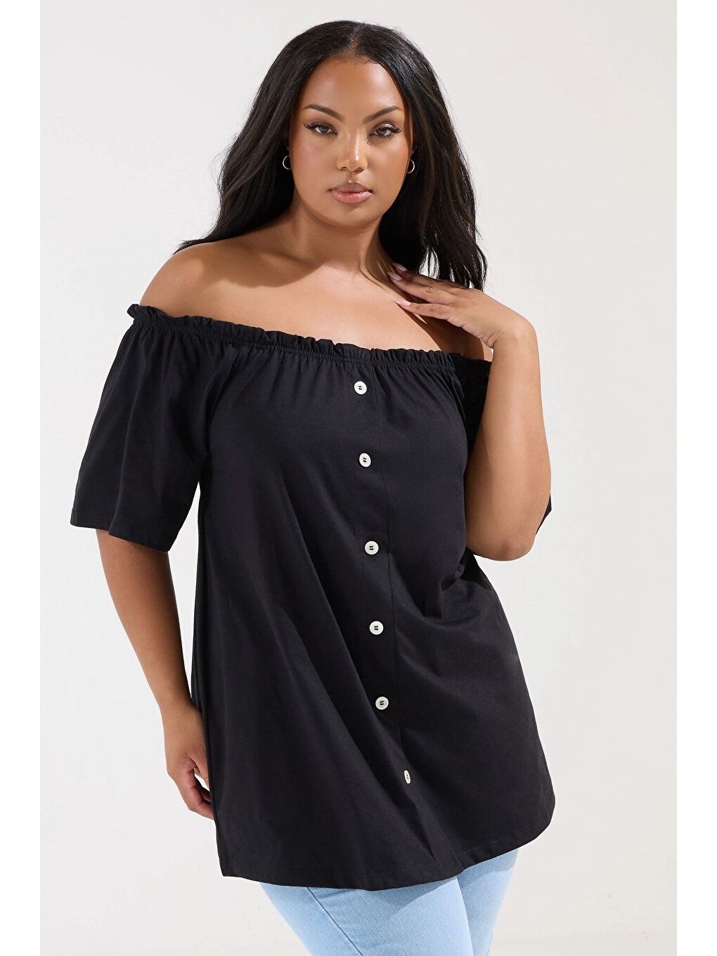 Siyah Büyük Beden Düşük Omuz Düğme Detaylı Straplez Bluz 322704