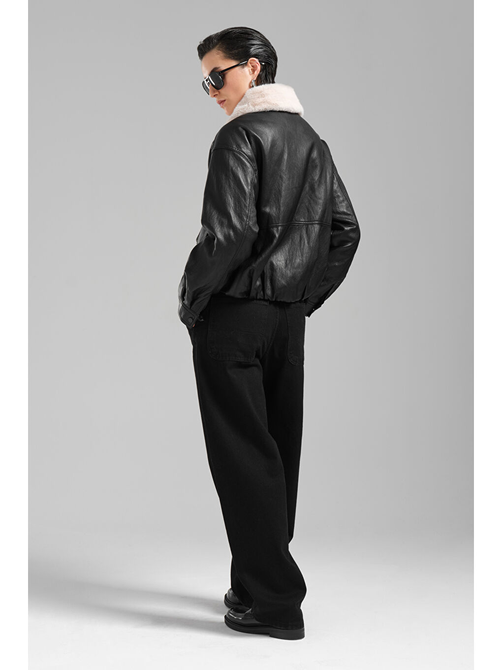 Kadın Siyah Renk Oversize Pelüş Yaka Suni Deri Ceket Mont-4