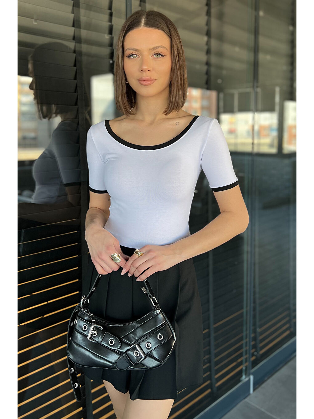 Beyaz Kadın Şerit Detaylı Basic Crop Top Bluz-1