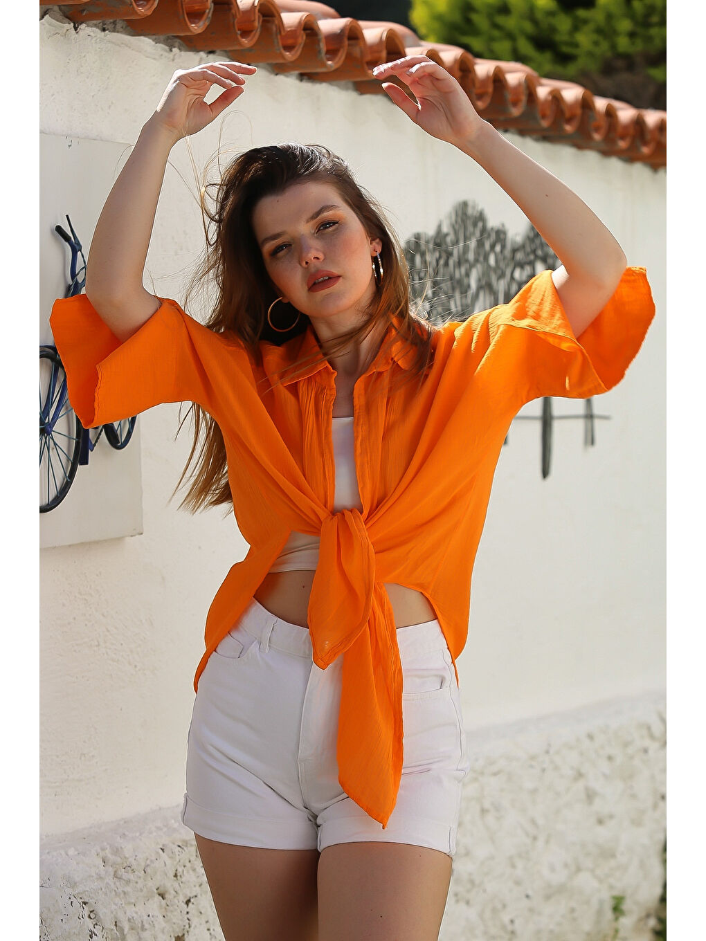 Turuncu Gömlek Yaka Kısa Kol Kapamasız Yıkamalı Önden Düğüm Bağlamalı Casual Dokuma Bluz 62 67-4