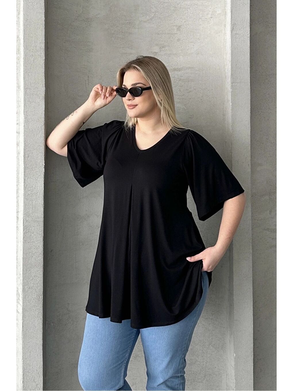 Siyah Büyük Beden İkili Paket V Yaka Desensiz Asimetrik Kesim Elastanlı Bluz 320315x2-5