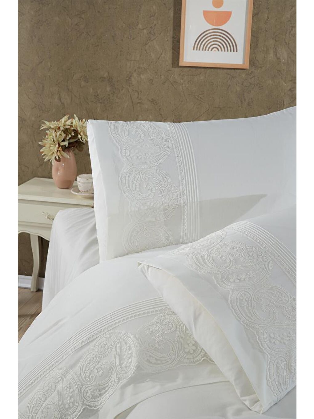 Ekru Şal Fransız Dantelli Nervürlü Nevresim Takımı Krem-1