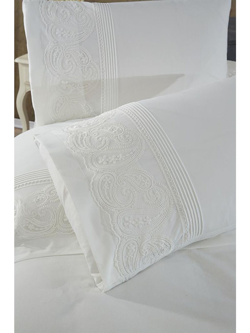 Ekru Şal Fransız Dantelli Nervürlü Nevresim Takımı Krem-2