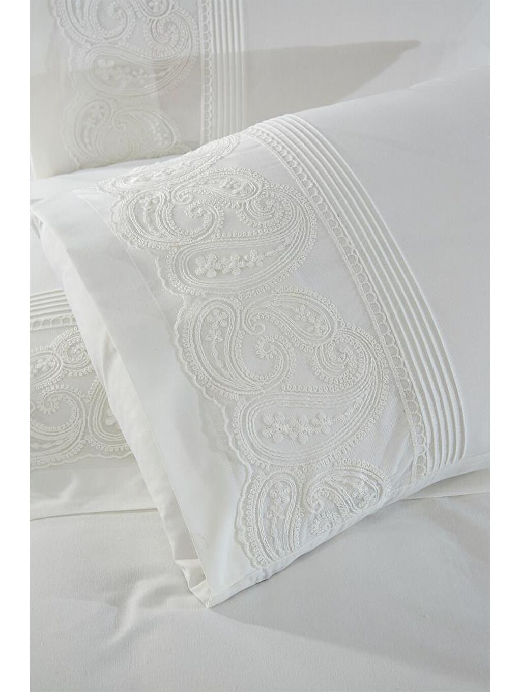 Ekru Şal Fransız Dantelli Nervürlü Nevresim Takımı Krem-3