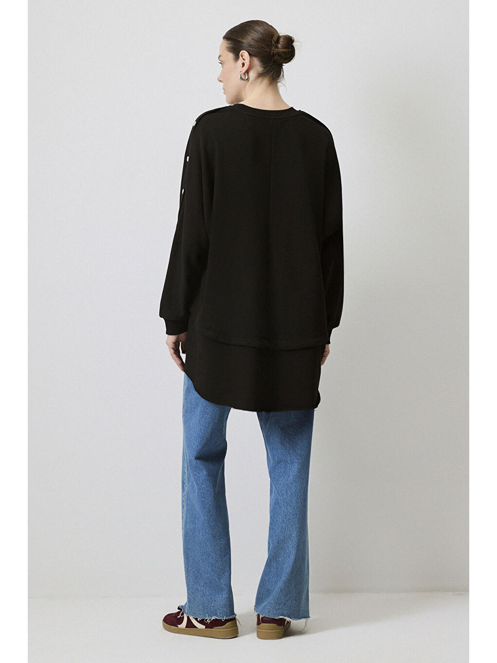 Siyah Çıt Çıt Detaylı Sweatshırt-3