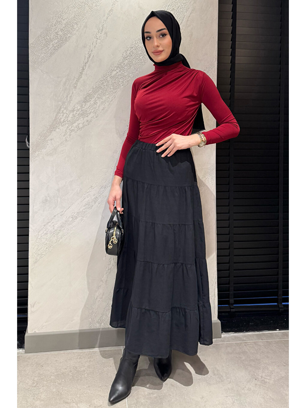 Siyah Kadın Bel Lastikli Fırfırlı İç Astarlı Uzun Etek-3