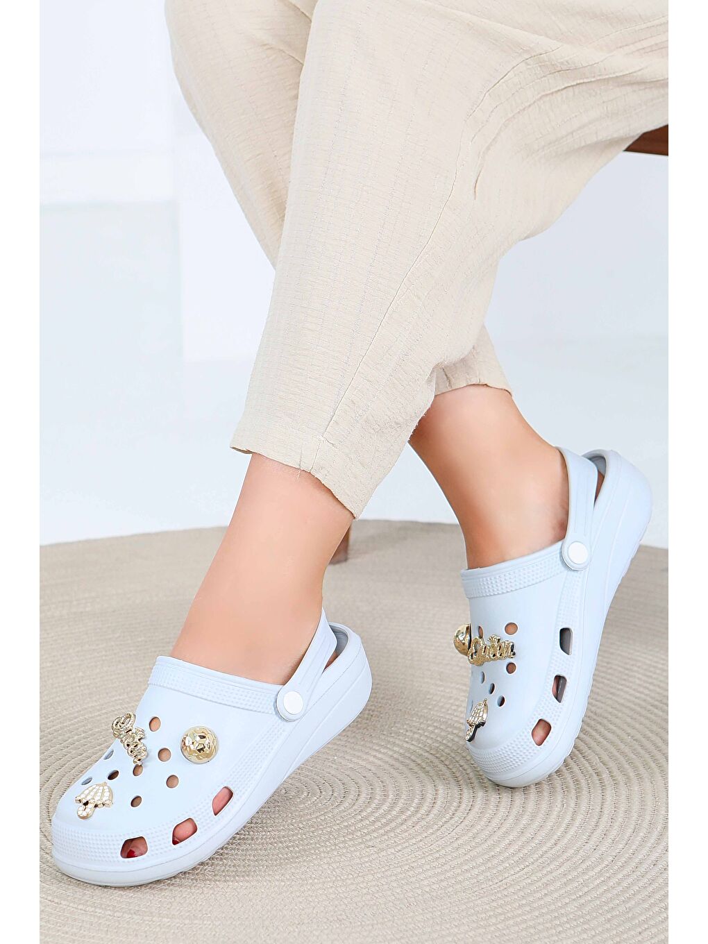 Beyaz Kadın D1 Siyah Taşlı Terlik - 27411-2