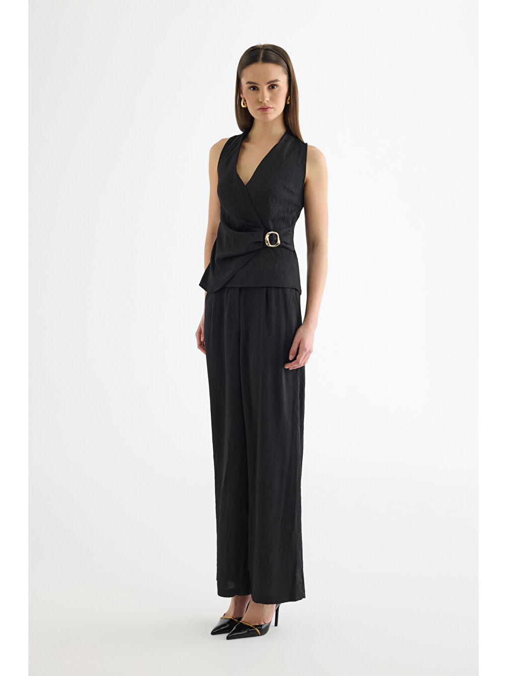 Toka Aksesuarlı Anvelop Bluz Siyah-3