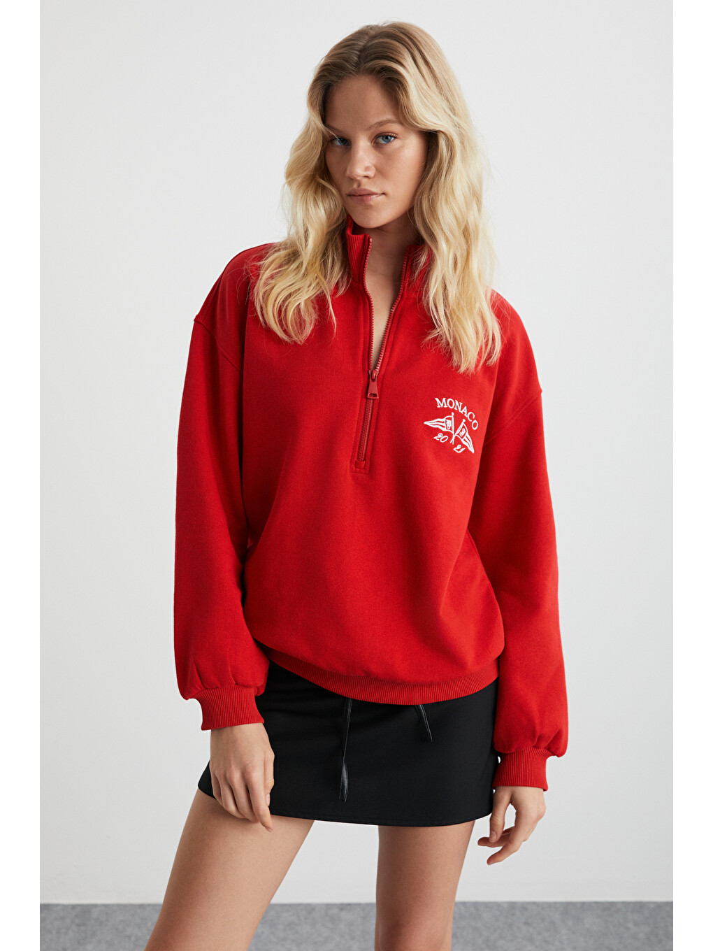 Meybelına Kadın Organik Pamuklu Kemik Fermuarlı Dik Yaka Yazılı Baskılı Kırmızı Sweatshirt-4