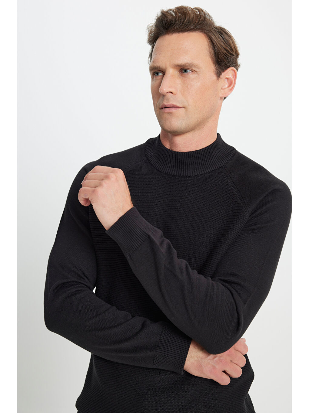 Erkek Siyah Pamuklu Standart Fit Normal Kesim Yarım Balıkçı Yaka Desenli Triko Kazak-2