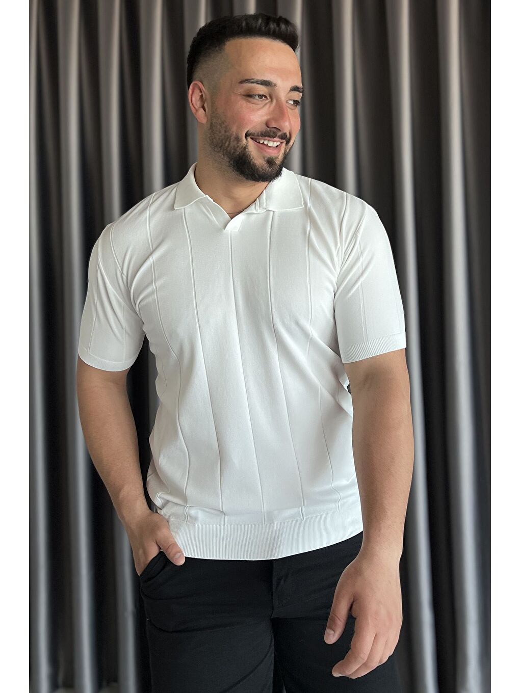 Beyaz Erkek Polo Yaka Kendinden Çizgi Desenli Tişört