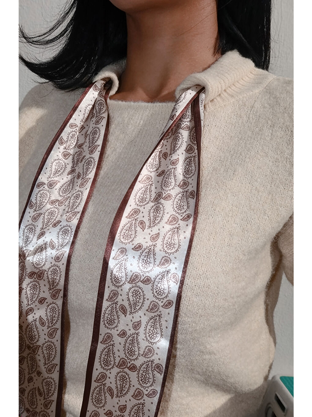 Ekru Fularlı Bisiklet Yaka Kısa Kollu Triko T-shirt E-311-3