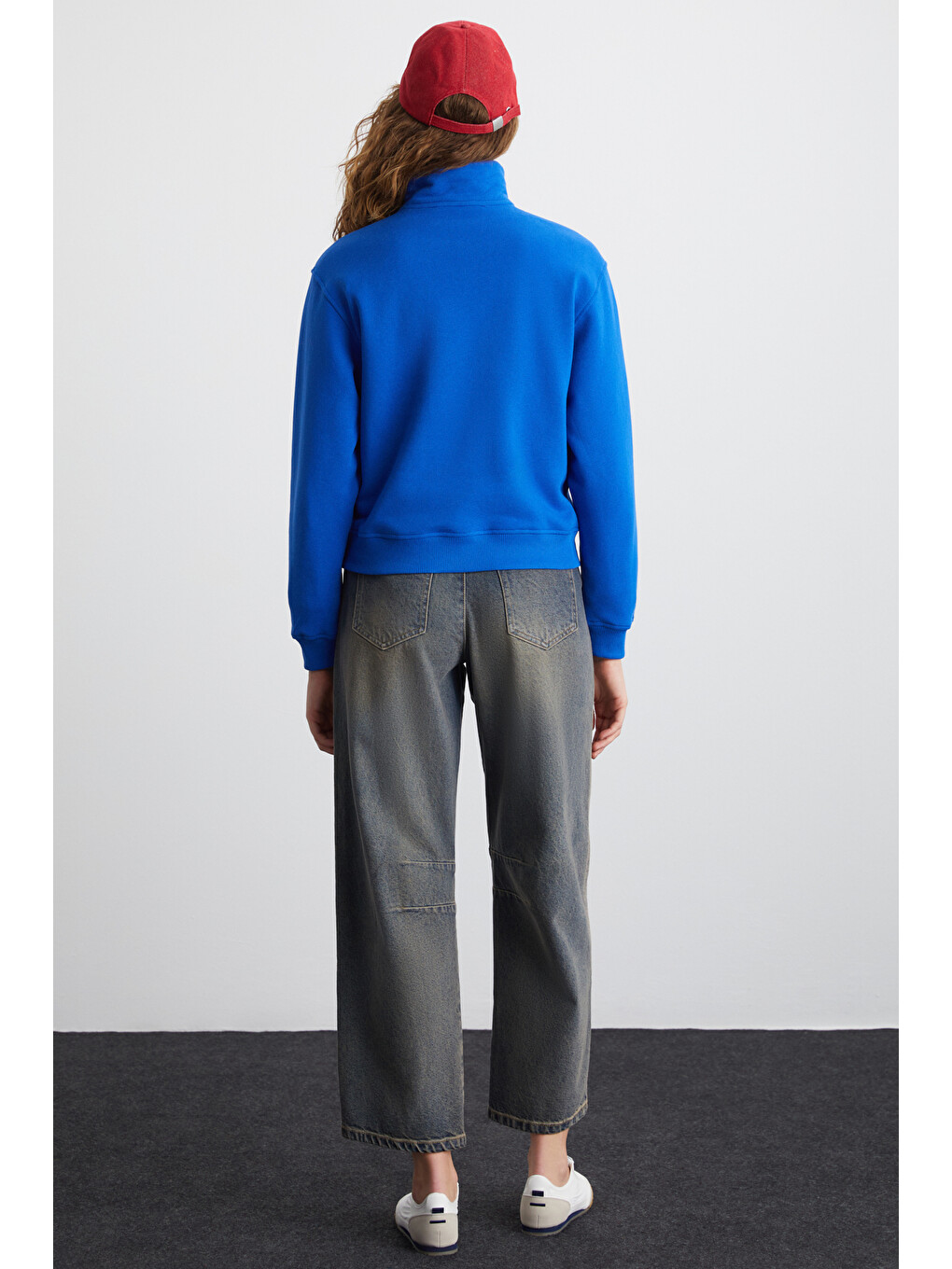 Meybelına Kadın Organik Pamuklu Kemik Fermuarlı Dik Yaka Yazılı Baskılı Mavi Sweatshirt-4