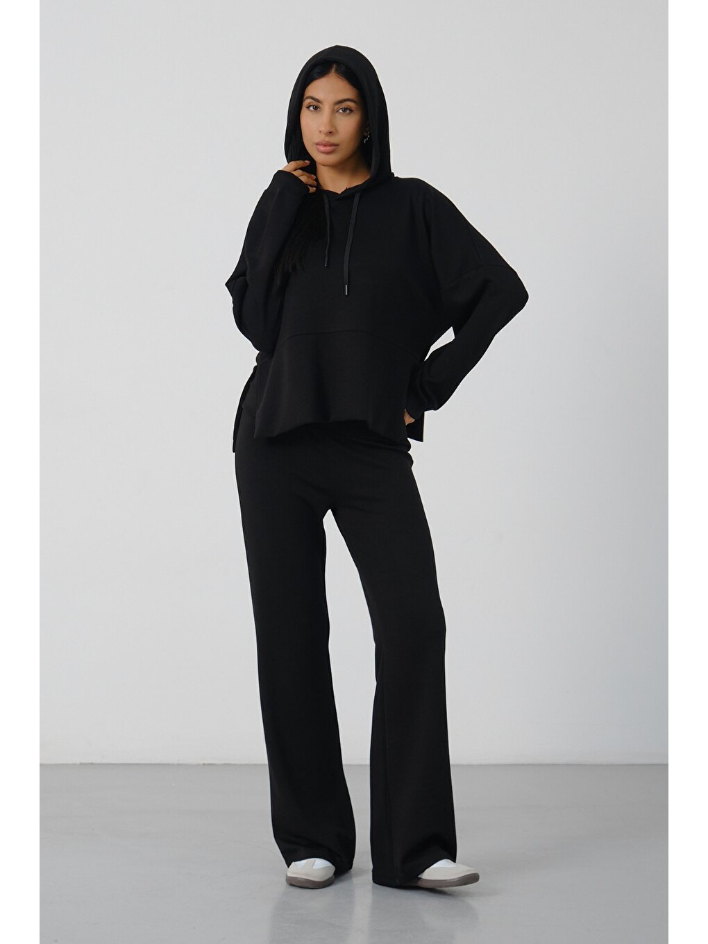 Siyah Kadın Kapüşonlu Salaş Takım Oversize Sweat ve Geniş Paça Alt