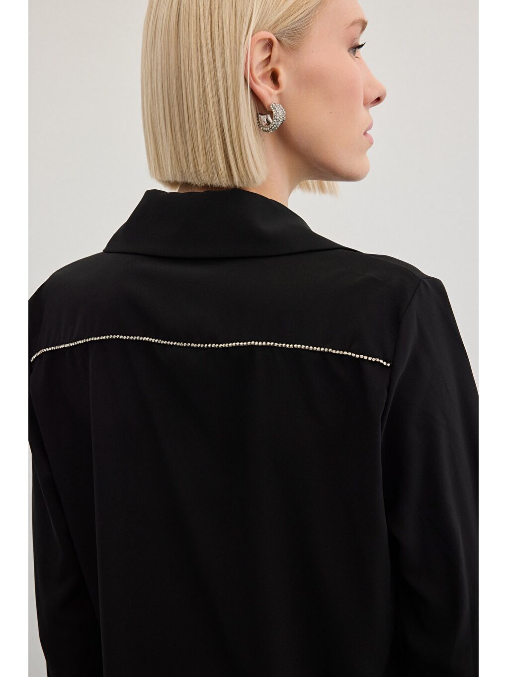 Aksesuarlı Klasik Gömlek - Siyah-6