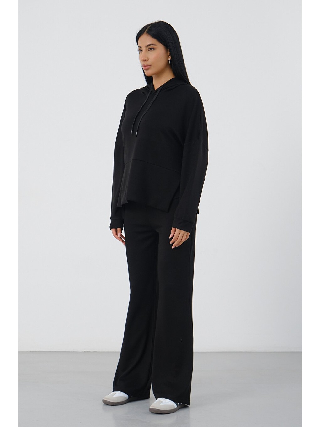 Siyah Kadın Kapüşonlu Salaş Takım Oversize Sweat ve Geniş Paça Alt-2