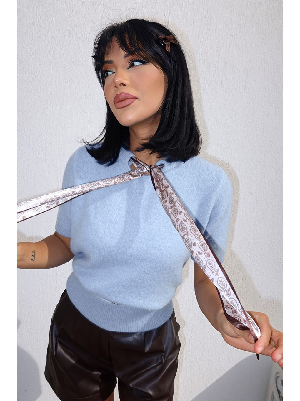 Mavi Fularlı Bisiklet Yaka Kısa Kollu Triko T-shirt E-311-2