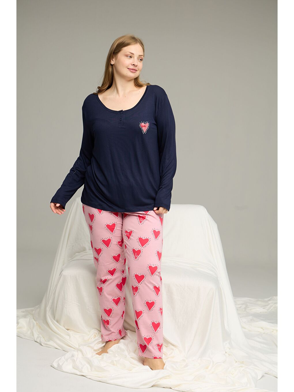 Lacivert Desenli Curve Büyük Beden Battal Boy Pamuklu Pijama Takım25240767-1