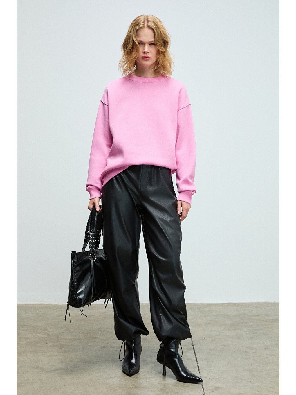 Susana Kadın Bisiklet Yaka İçi Polarlı Oversize Fit Basic Açık Pembe Sweatshirt-3