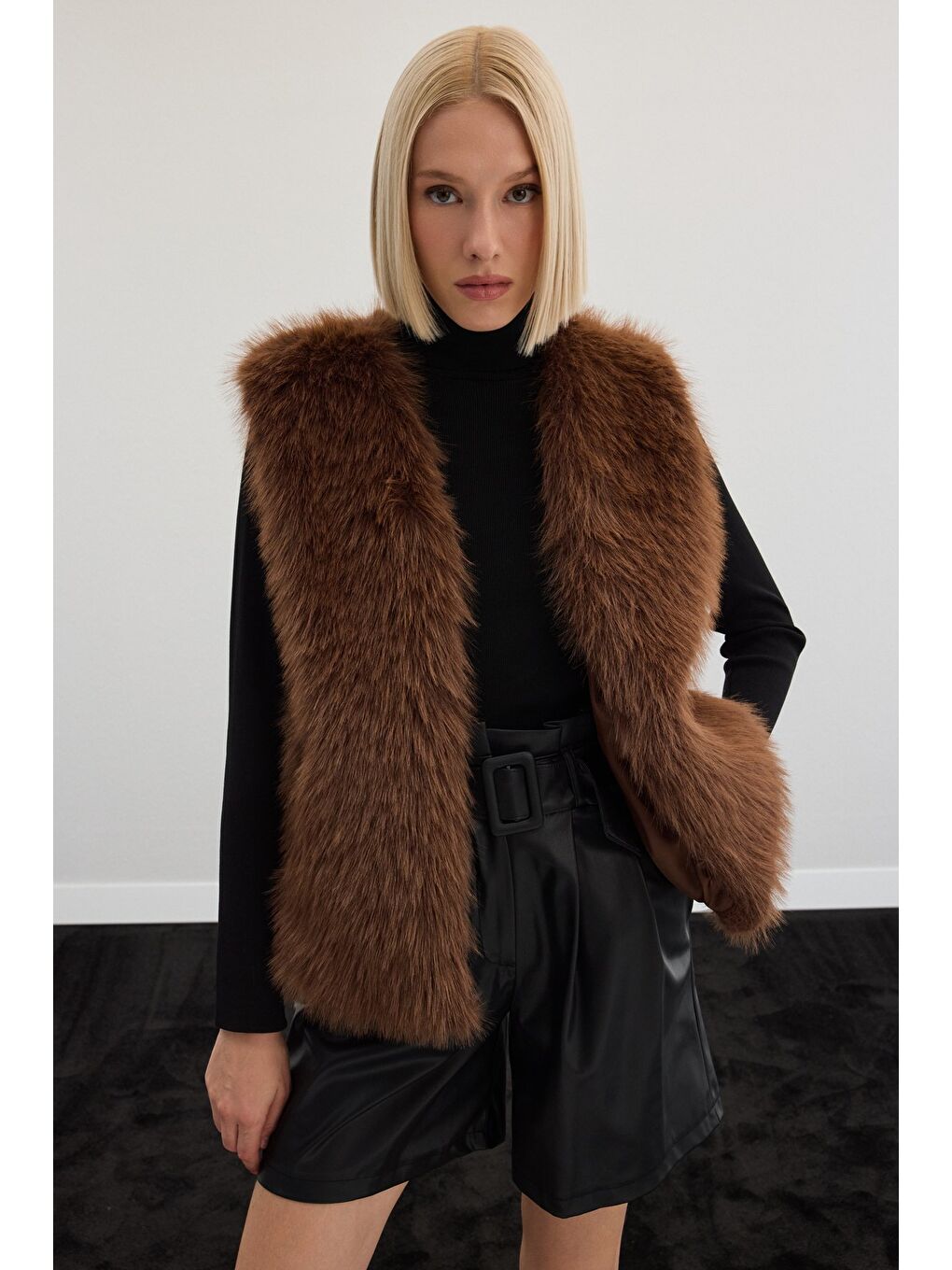 Kahverengi Kolsuz Uzun Yelek - Kahve