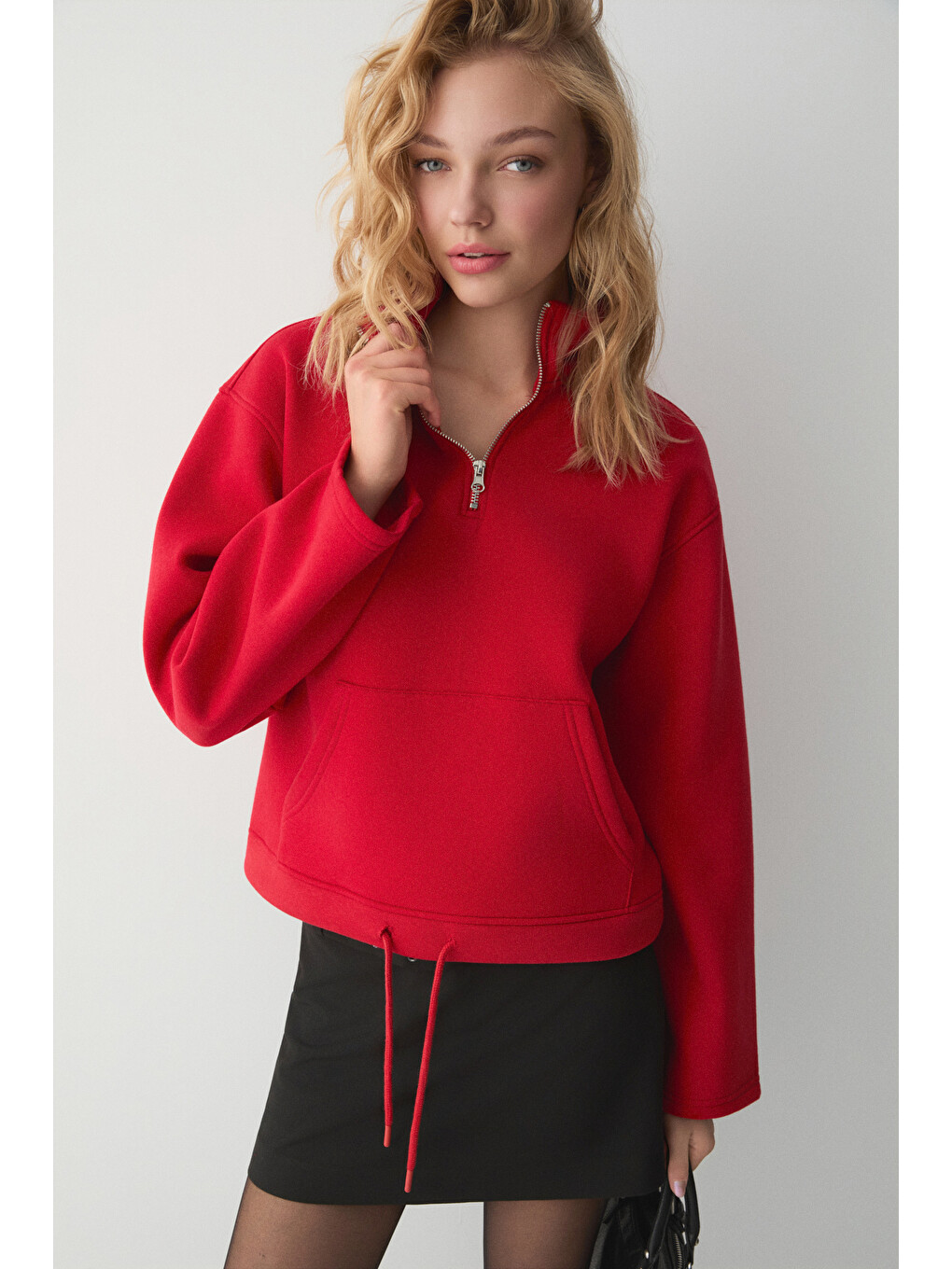 Bellagıo Kadın Organik Pamuklı Kanguru Cepli Yakası Fermuarlı Kırmızı Sweatshirt-2