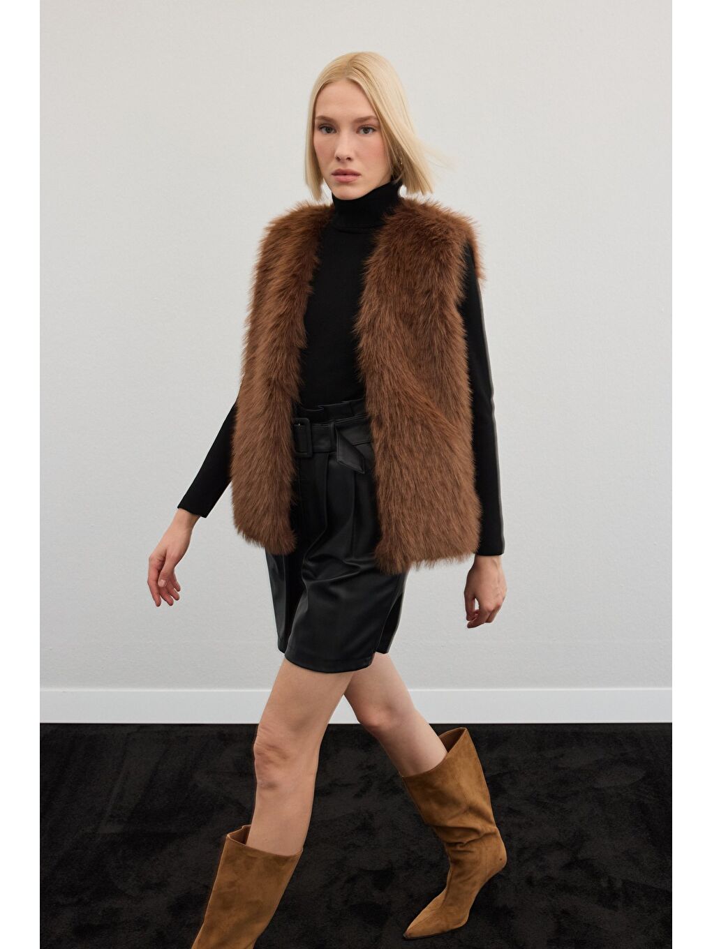 Kahverengi Kolsuz Uzun Yelek - Kahve-1