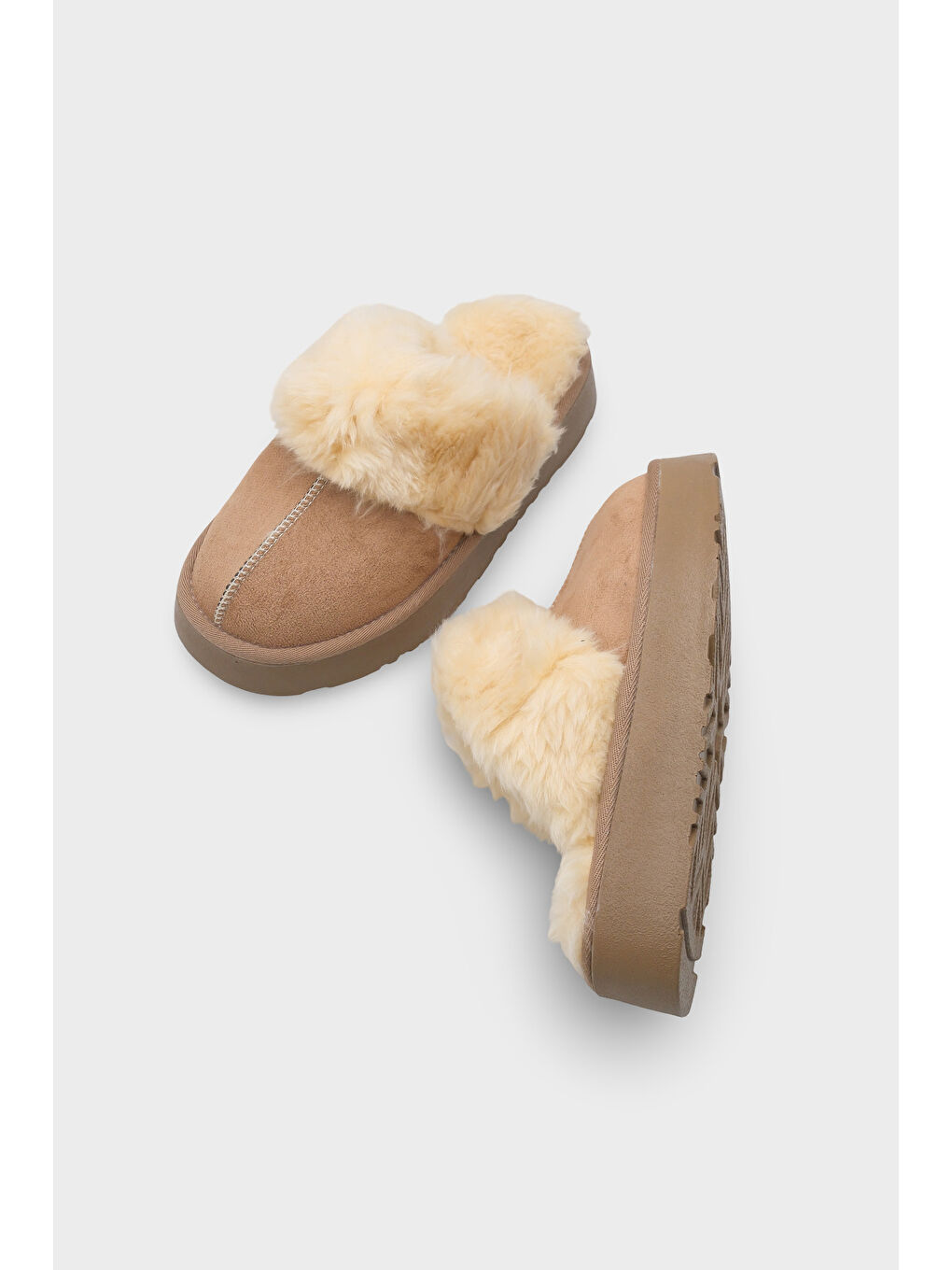 Siyah Florri Tüylü Burnu Kapalı Kadın Terlik-4