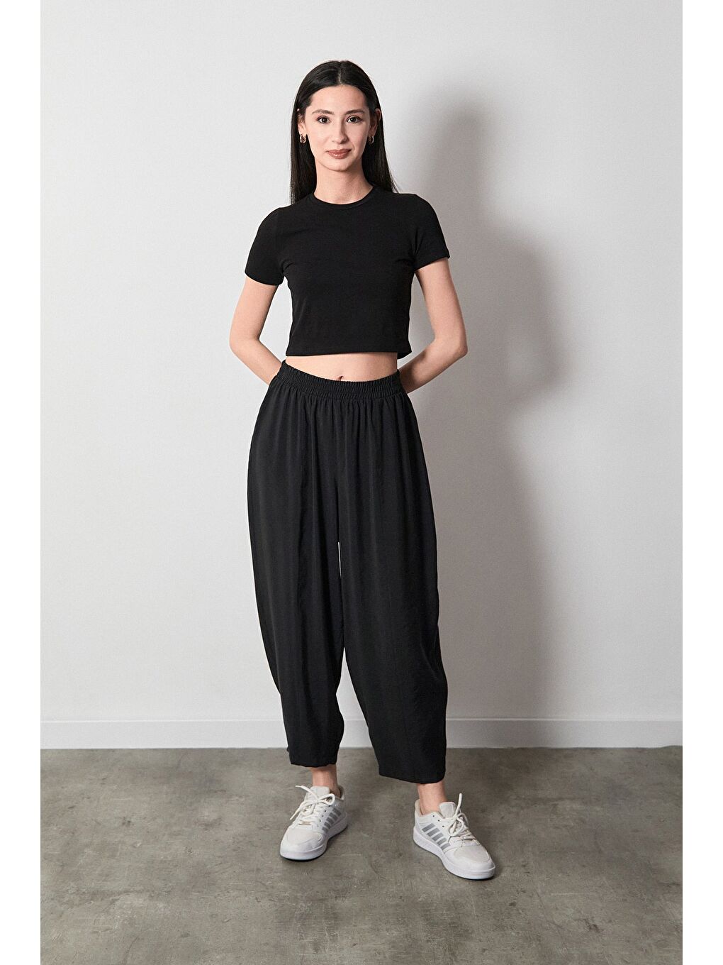 Siyah Beli Lastikli Çimalı Ayrobin Kumaş Şalvar Pantolon